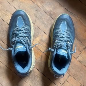 Women’s Hoka Speedgoat 4-Trail Running Shoes-Size 8.5